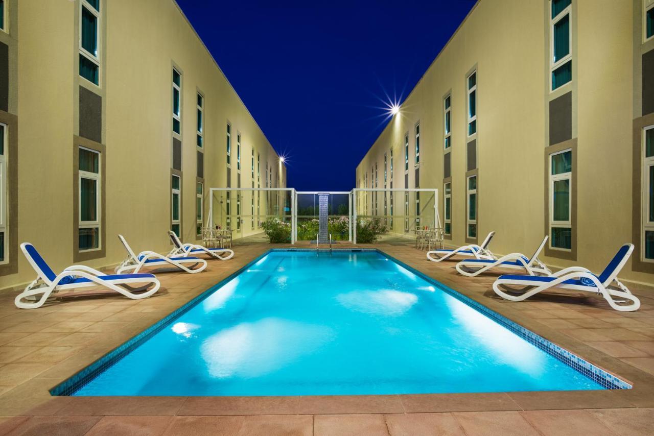 City Hotel Duqm Exteriör bild