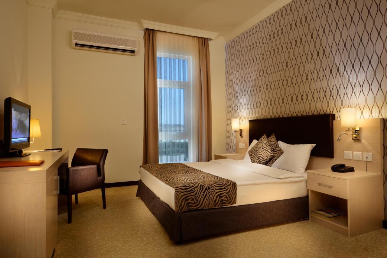 City Hotel Duqm Exteriör bild